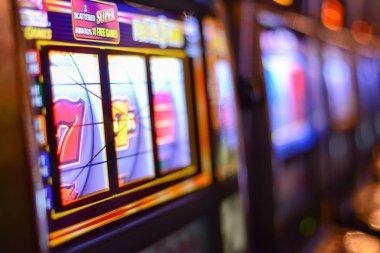 Live match tracking with cash-out button. ggg999 Dota 2 live match view with cash-out option